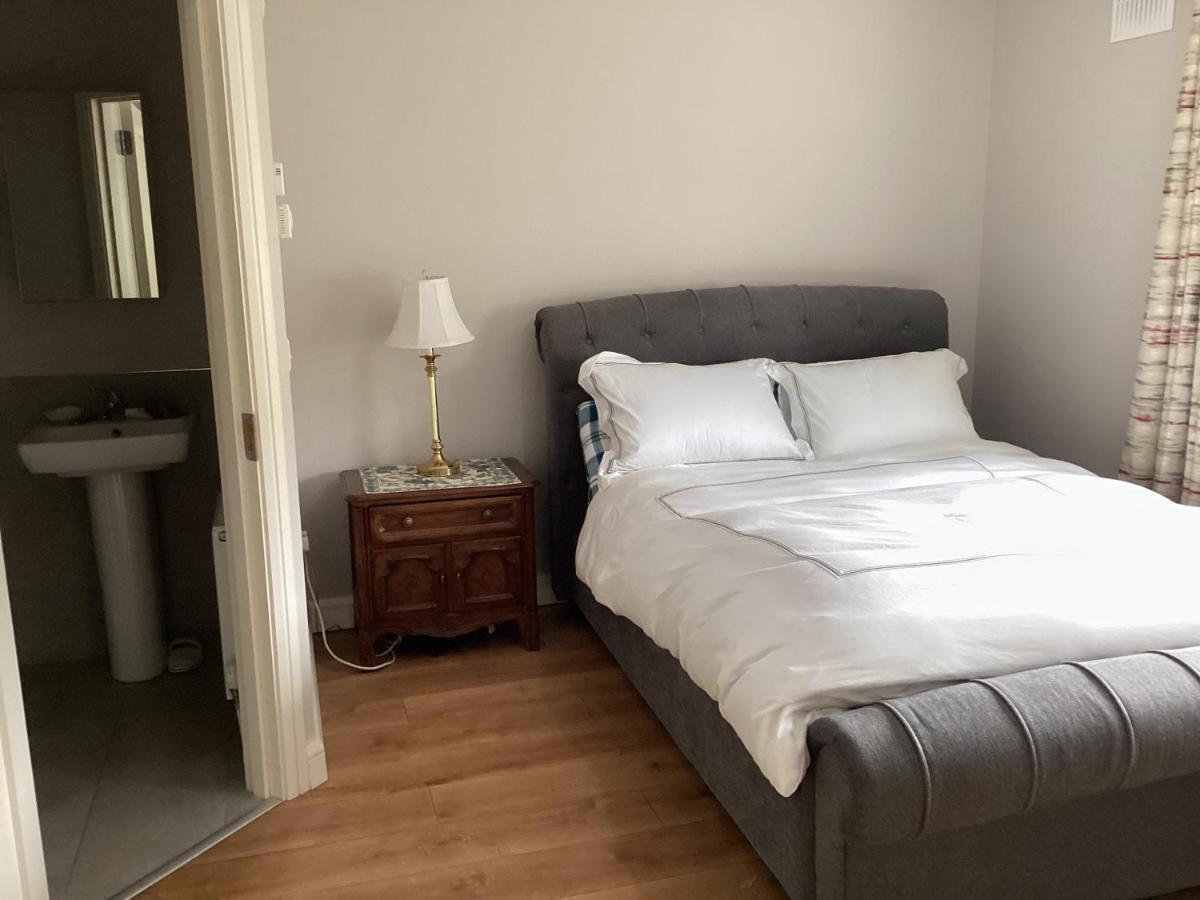 4 Cois Glaisin View Apartman Navan Kültér fotó