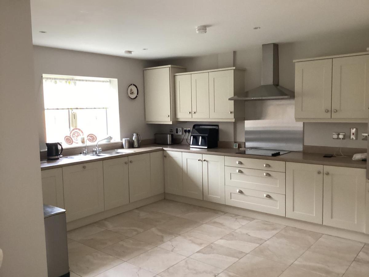 4 Cois Glaisin View Apartman Navan Kültér fotó