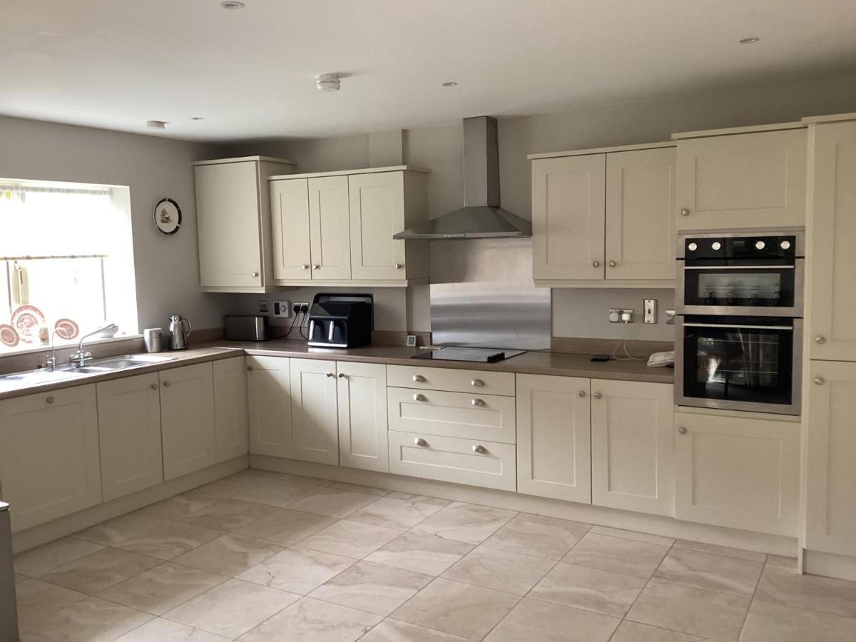 4 Cois Glaisin View Apartman Navan Kültér fotó